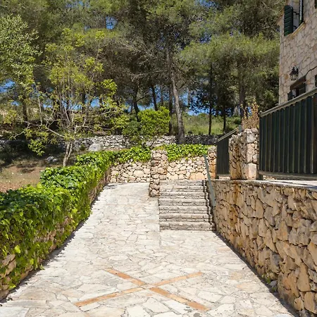 וילה Aresti Mountain *