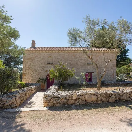 וילה Aresti Mountain *