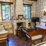 Vilă Aresti Mountain Agios Leon
