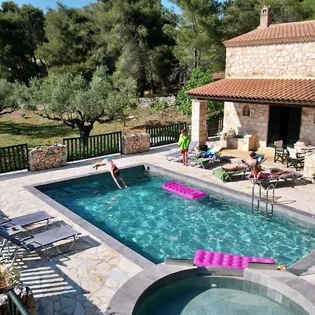 Aresti Mountain Villa Agios Leon