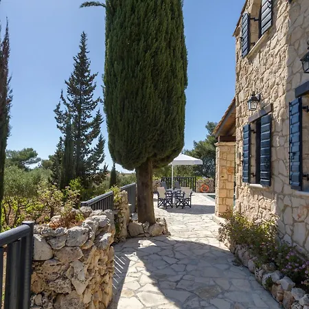 Aresti Mountain Villa *