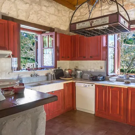 Aresti Mountain Villa Agios Leon