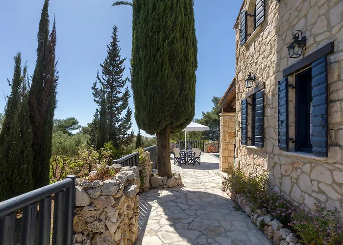 Aresti Mountain 别墅 *