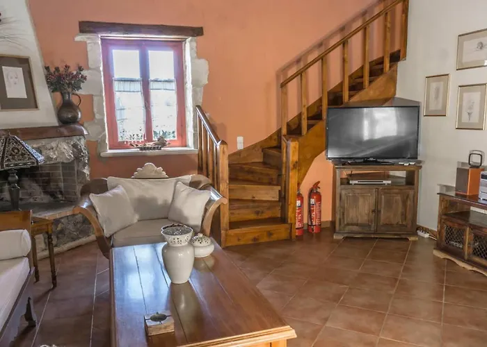 别墅 Aresti Mountain Agios Leon