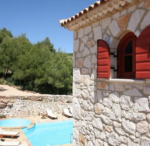 别墅 Aresti Mountain Agios Leon