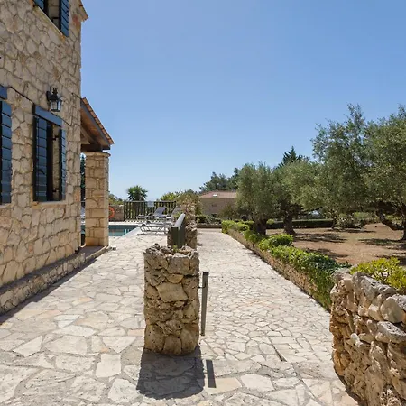Aresti Mountain Villa Agios Leon